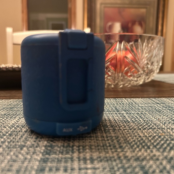 Offhand Bluetooth Speaker - Picture 2 of 2